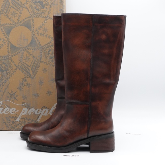 Free People Shoes - NEW Size 8.5 Women's Free People Dana Distressed Pull-On Leather Boots